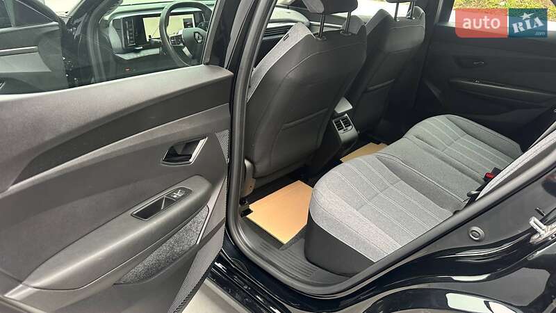 Позашляховик / Кросовер Renault Megane E-Tech Electric 2023 в Дубні фото 17 Позашляховик / Кросовер Renault Megane E-Tech Electric 2023 в Дубні