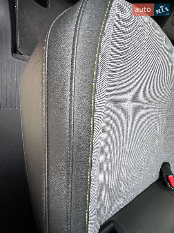 Позашляховик / Кросовер Renault Megane E-Tech Electric 2023 в Самборі фото 69 Позашляховик / Кросовер Renault Megane E-Tech Electric 2023 в Самборі