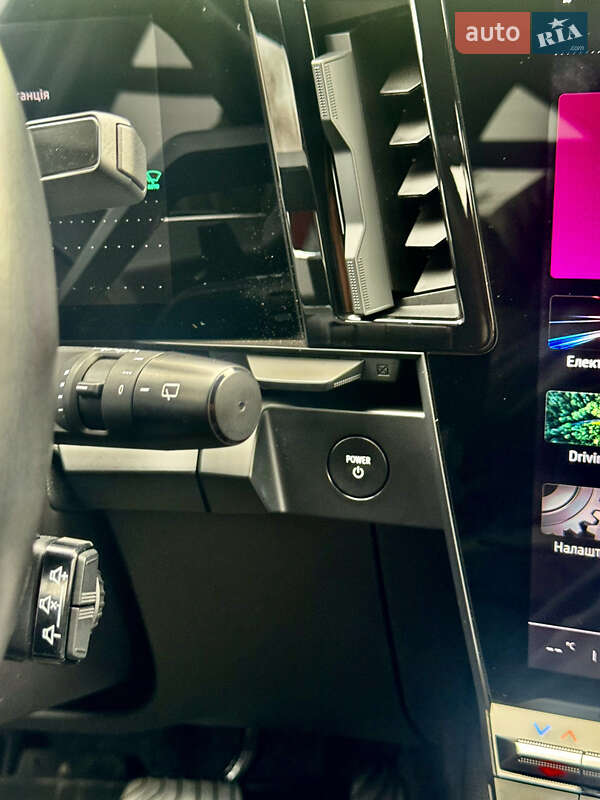 Позашляховик / Кросовер Renault Megane E-Tech Electric 2023 в Самборі фото 140 Позашляховик / Кросовер Renault Megane E-Tech Electric 2023 в Самборі