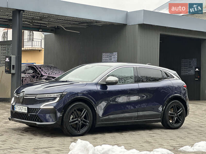 Позашляховик / Кросовер Renault Megane E-Tech Electric 2022 в Долині