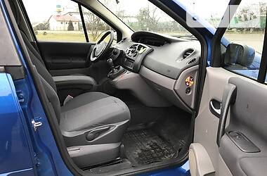 Хетчбек Renault Megane Scenic 2007 в 