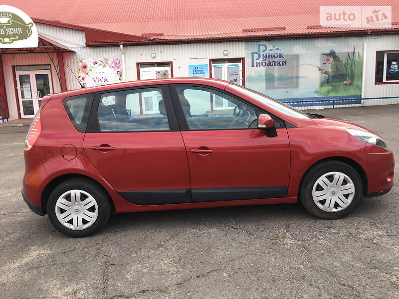 Хетчбек Renault Megane Scenic 2011 в Умані