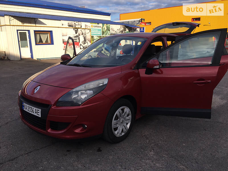 Хетчбек Renault Megane Scenic 2011 в Умані