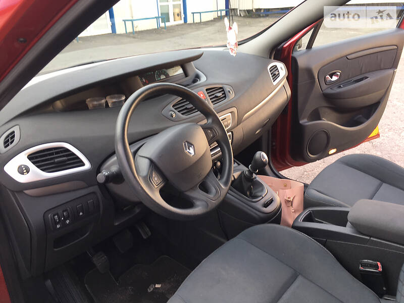 Хетчбек Renault Megane Scenic 2011 в Умані