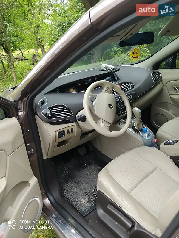 Renault Megane Scenic 2011