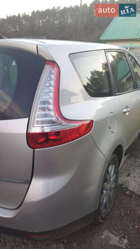 Універсал Renault Megane Scenic 2010 в Борщеві