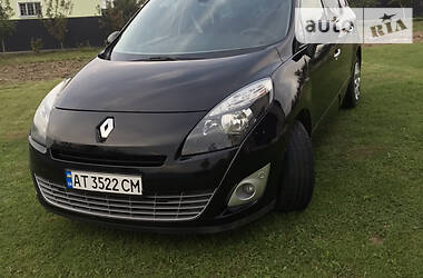 Renault Megane Scenic 2012