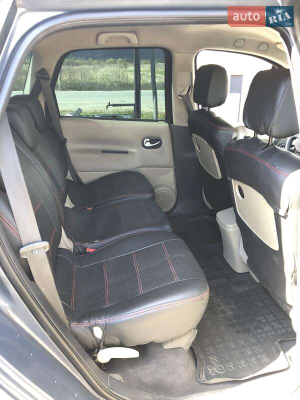 Минивэн Renault Megane Scenic 2007 в Виноградове