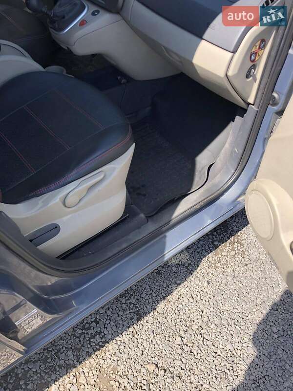 Минивэн Renault Megane Scenic 2007 в Виноградове