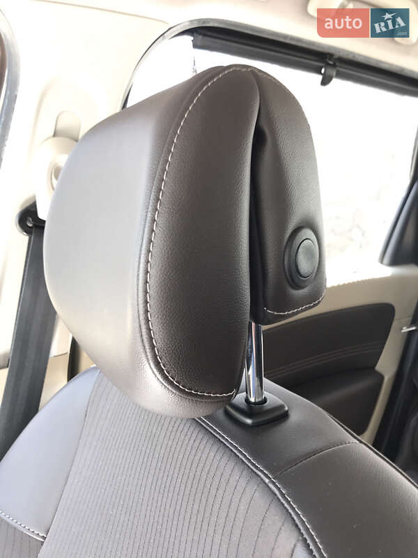 Мінівен Renault Megane Scenic 2010 в Івано-Франківську фото 16 Мінівен Renault Megane Scenic 2010 в Івано-Франківську