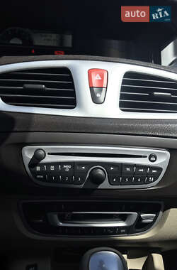 Минивэн Renault Megane Scenic 2010 в 