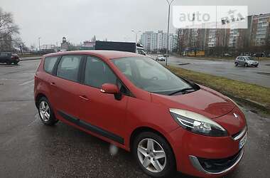Минивэн Renault Megane Scenic 2012 в 