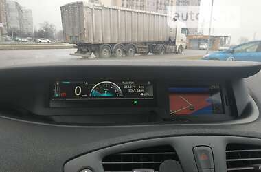 Минивэн Renault Megane Scenic 2012 в 
