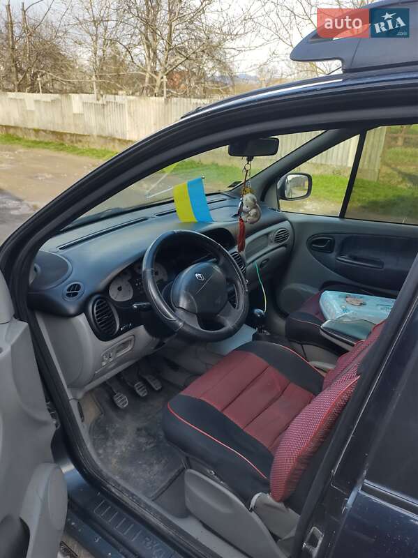 Минивэн Renault Megane Scenic 2001 в Тячеве