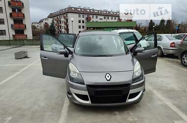 Минивэн Renault Megane Scenic 2009 в 