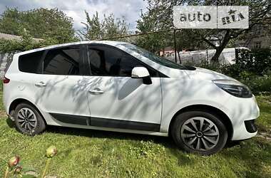 Минивэн Renault Megane Scenic 2012 в 