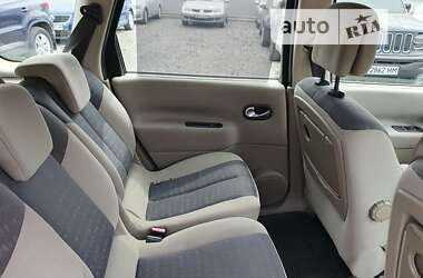 Минивэн Renault Megane Scenic 2005 в 