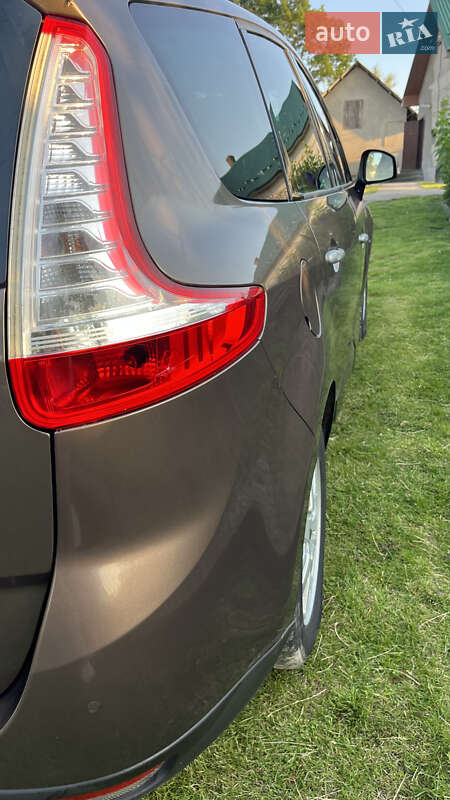 Мінівен Renault Megane Scenic 2010 в Миколаєві