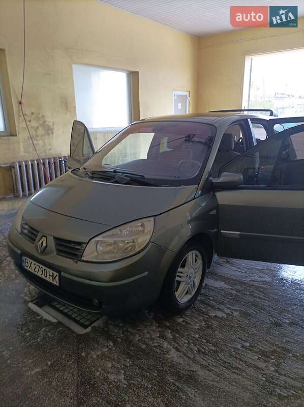 Минивэн Renault Megane Scenic 2004 в 