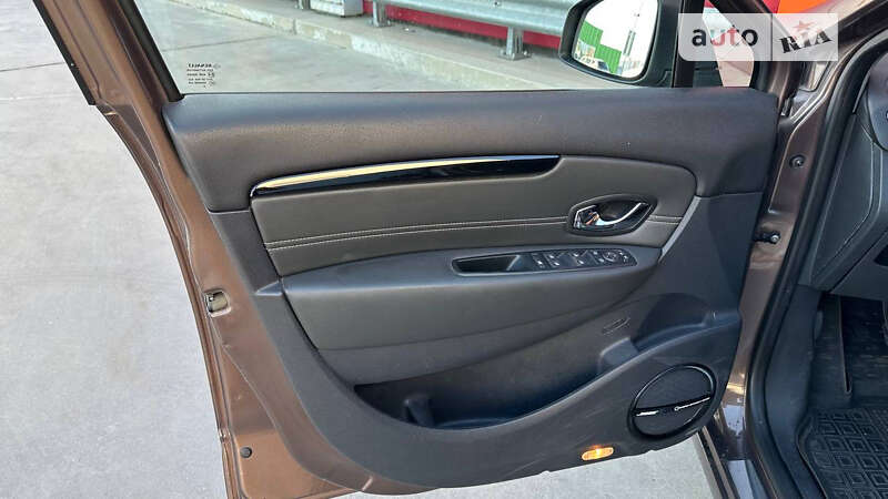 Мінівен Renault Megane Scenic 2012 в Києві фото 41 Мінівен Renault Megane Scenic 2012 в Києві