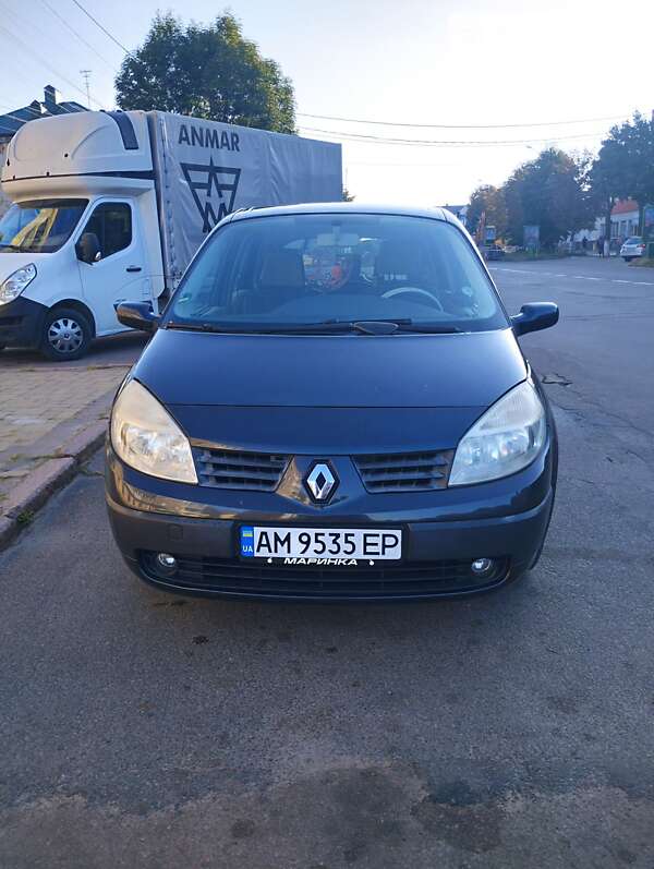 Минивэн Renault Megane Scenic 2004 в Коростене