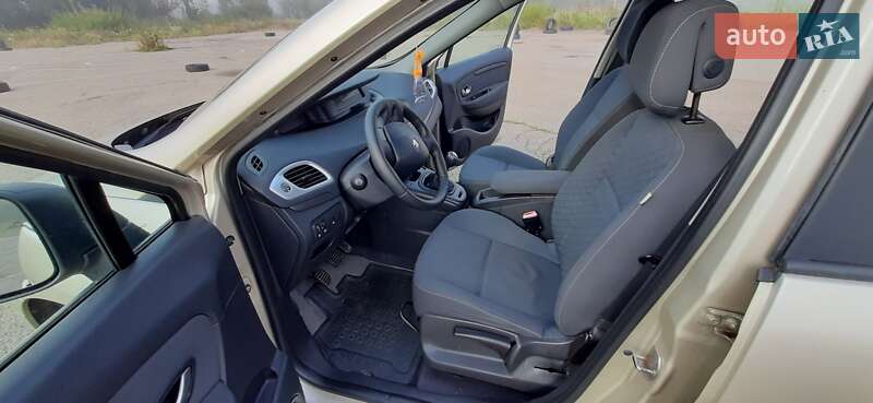 Мінівен Renault Megane Scenic 2009 в Тисмениці