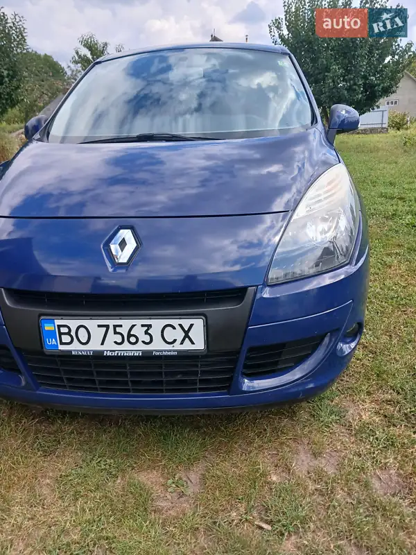 Минивэн Renault Megane Scenic 2009 в 