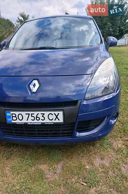 Минивэн Renault Megane Scenic 2009 в Шумске