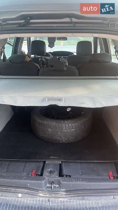 Минивэн Renault Megane Scenic 2005 в Каменец-Подольском