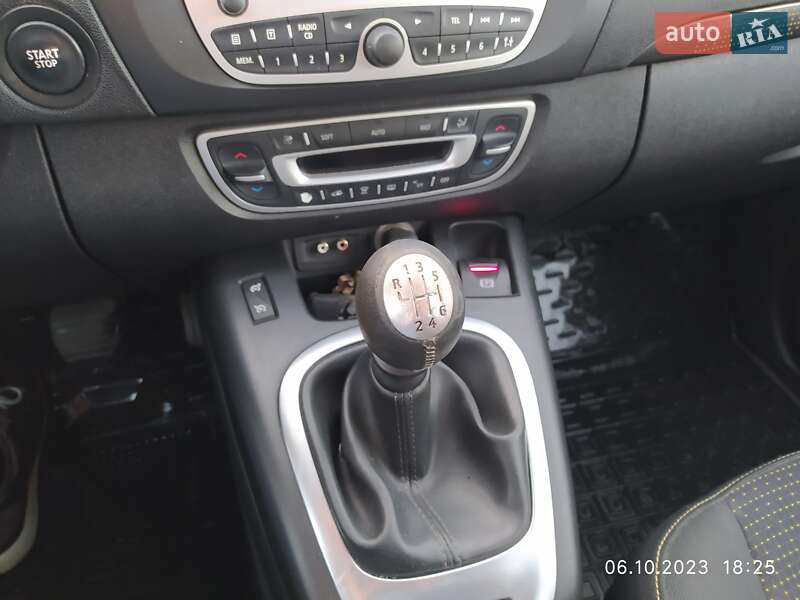 Минивэн Renault Megane Scenic 2010 в Черновцах