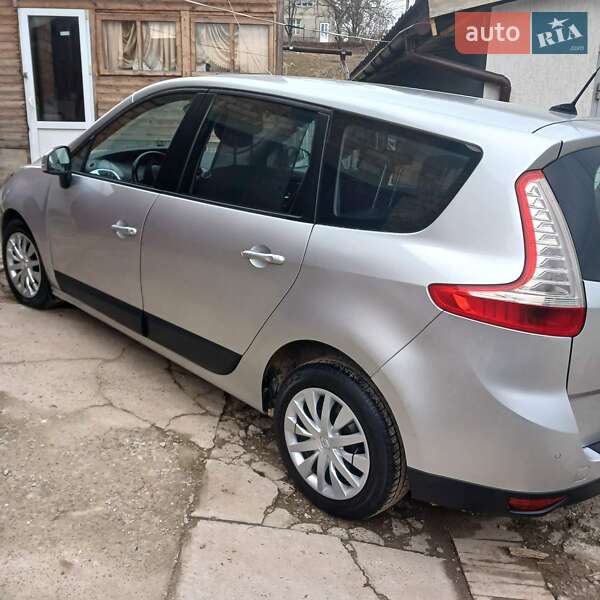 Мінівен Renault Megane Scenic 2010 в Чернівцях