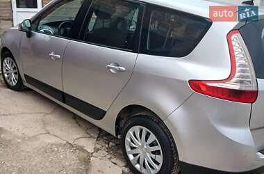 Мінівен Renault Megane Scenic 2010 в Чернівцях