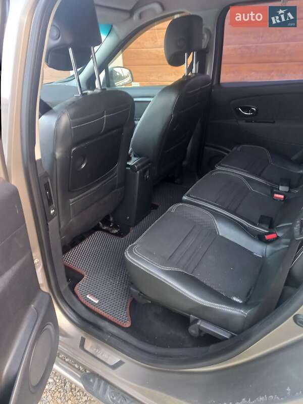 Минивэн Renault Megane Scenic 2012 в Тячеве