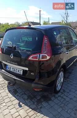 Минивэн Renault Megane Scenic 2011 в 