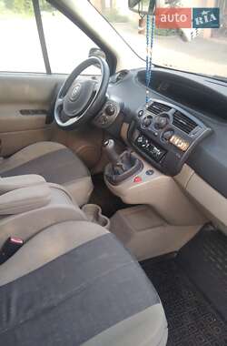 Минивэн Renault Megane Scenic 2004 в 