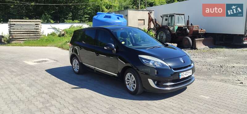 Renault Megane Scenic 2012