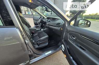 Минивэн Renault Megane Scenic 2015 в 