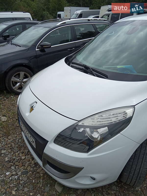 Renault Megane Scenic 2011
