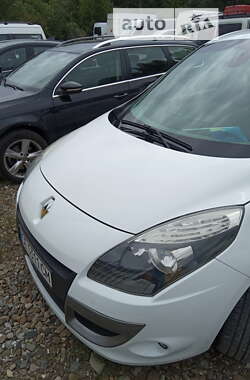 Renault Megane Scenic 2011