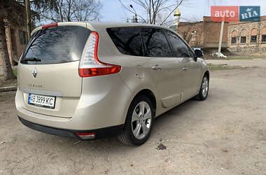 Минивэн Renault Megane Scenic 2009 в 