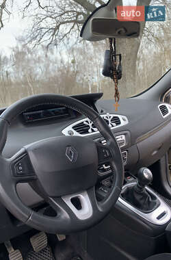 Минивэн Renault Megane Scenic 2009 в 