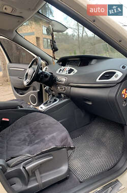 Минивэн Renault Megane Scenic 2009 в 