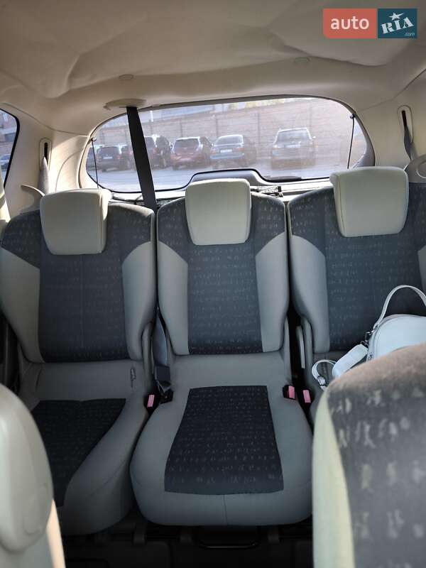 Минивэн Renault Megane Scenic 2003 в Луцке