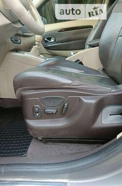 Мінівен Renault Megane Scenic 2011 в 