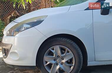 Минивэн Renault Megane Scenic 2011 в 