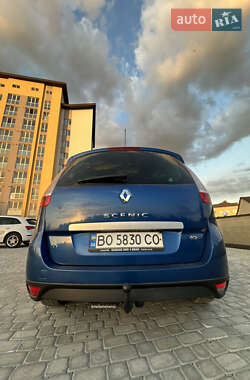 Минивэн Renault Megane Scenic 2011 в 