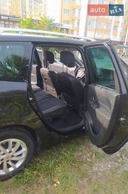 Минивэн Renault Megane Scenic 2015 в 