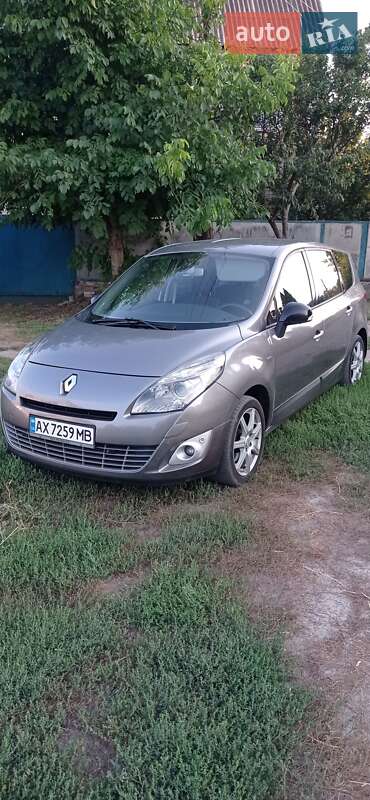 Renault Megane Scenic 2011