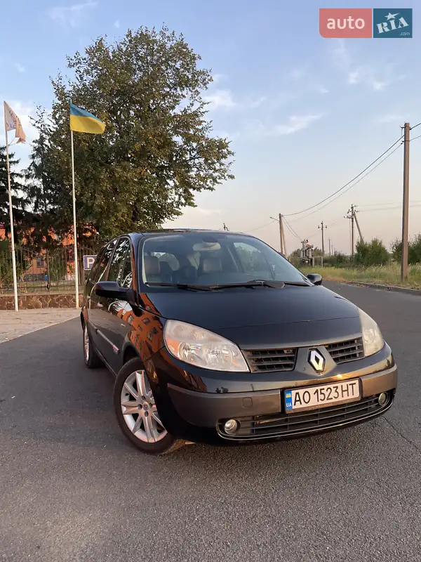 Минивэн Renault Megane Scenic 2005 в 