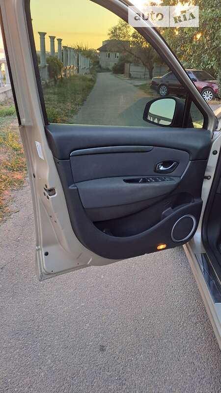 Мінівен Renault Megane Scenic 2010 в Одесі